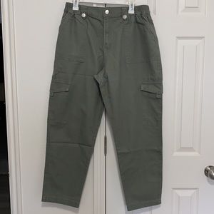 NWT Forever 21 Plus Size Cargo Ankle Pants- Olive